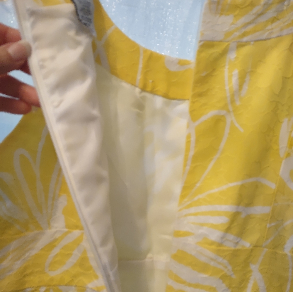 Dress - Picture 4 of 4